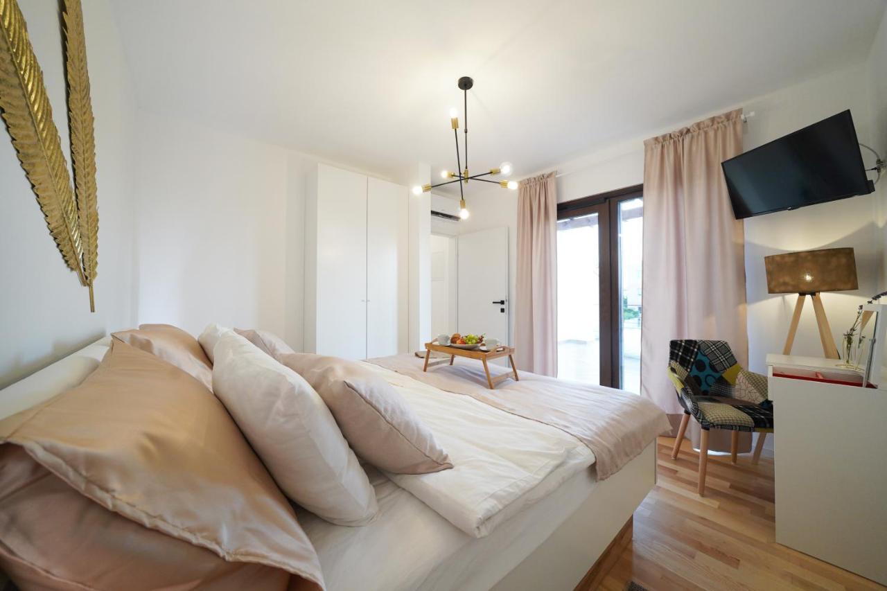 Villa Suncica With Heated Pool, Jacuzzi And Bikes Near Zadar Sukošan Kültér fotó